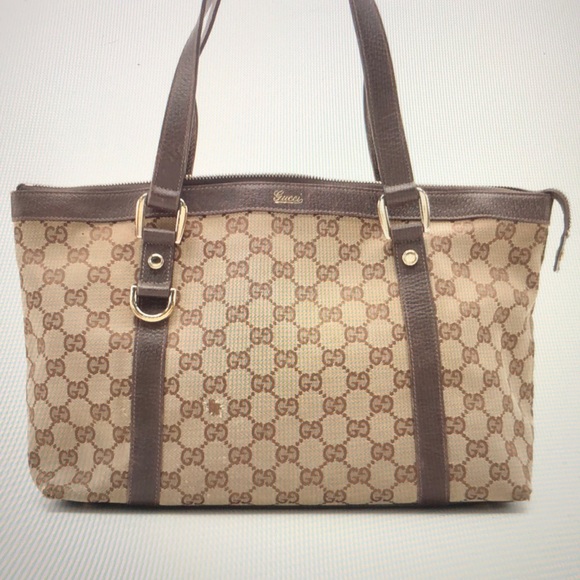 Gucci Handbags - 💮 💮 Gucci Abbey Medium Tote in GG Canvas & Leather